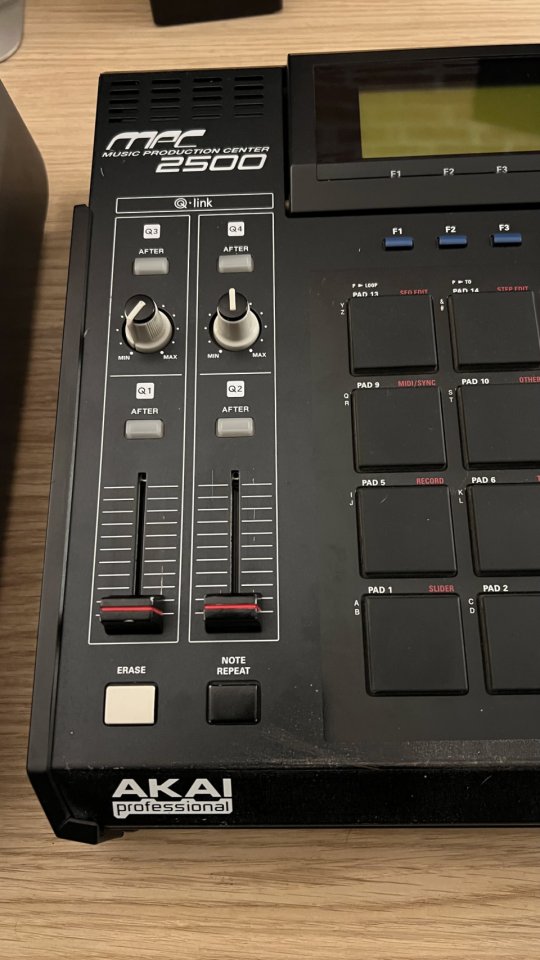 Akai MPC 2500 128Mb RAM JJOS XL