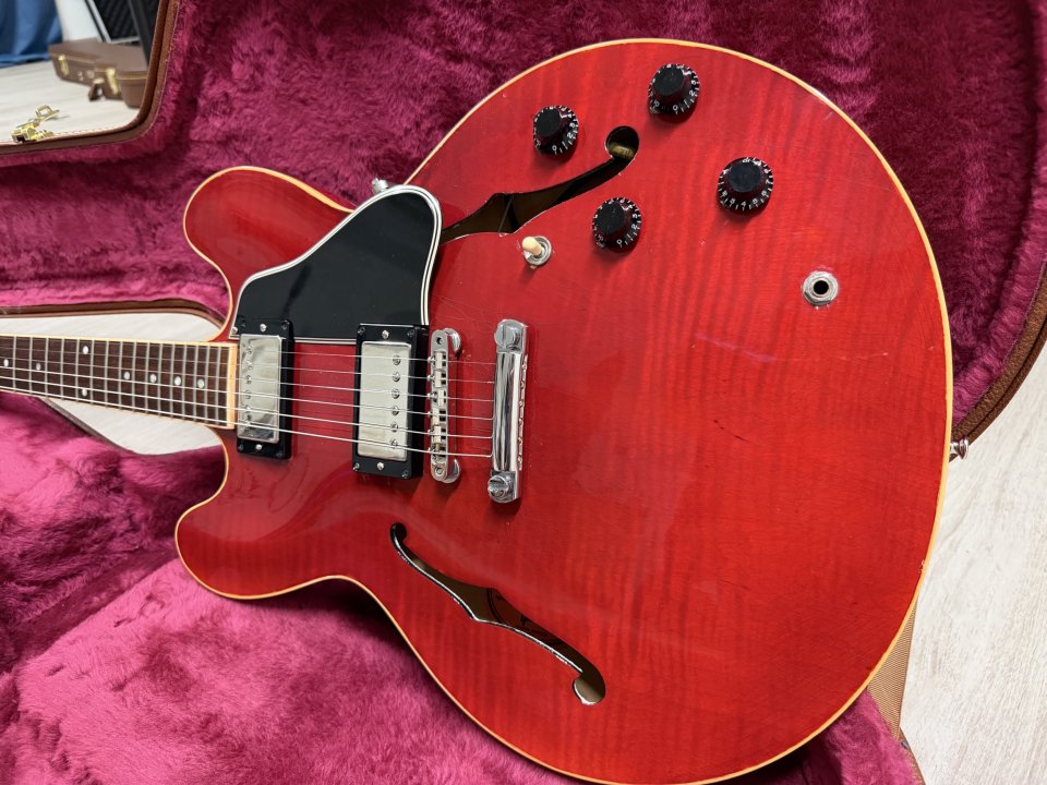2004 Gibson ES-335 Dot - Cherry - 3.7 kg de segunda mano · Foto 3 de 10 · Madrid · 3200 €