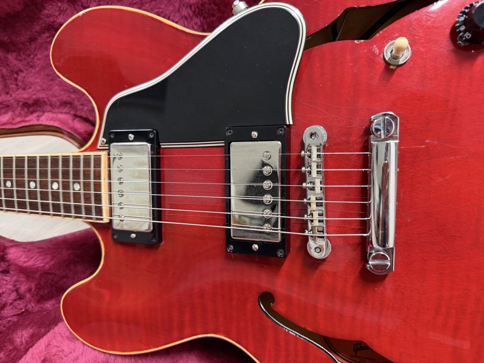 2004 Gibson ES-335 Dot - Cherry - 3.7 kg de segunda mano · Foto 4 de 10 · Madrid · 3200 €