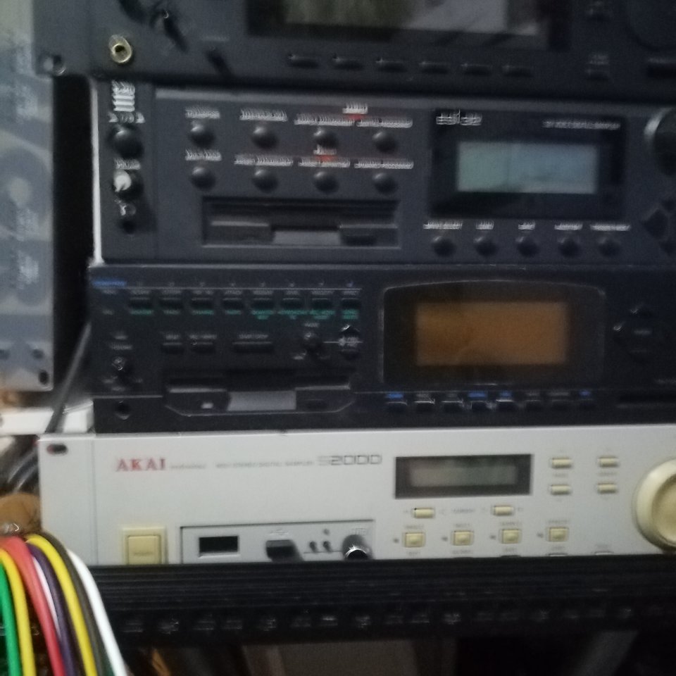 Por liquidación de estudio vendo el equipo.