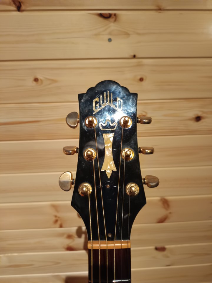 Guitarra Guild Songbird Thinline