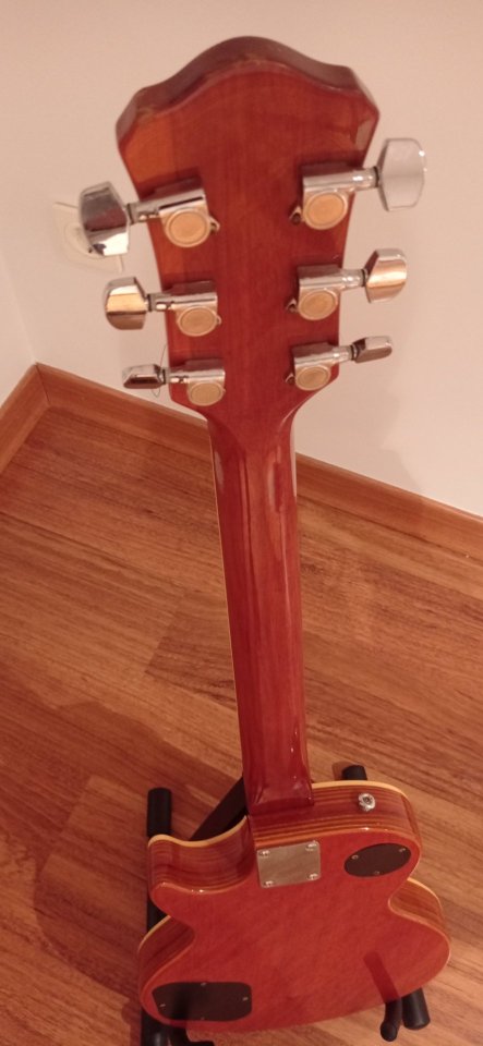 Guitarra eléctrica Maison Les Paul de segunda mano · Foto 4 de 5 · Cuenca · 270 €