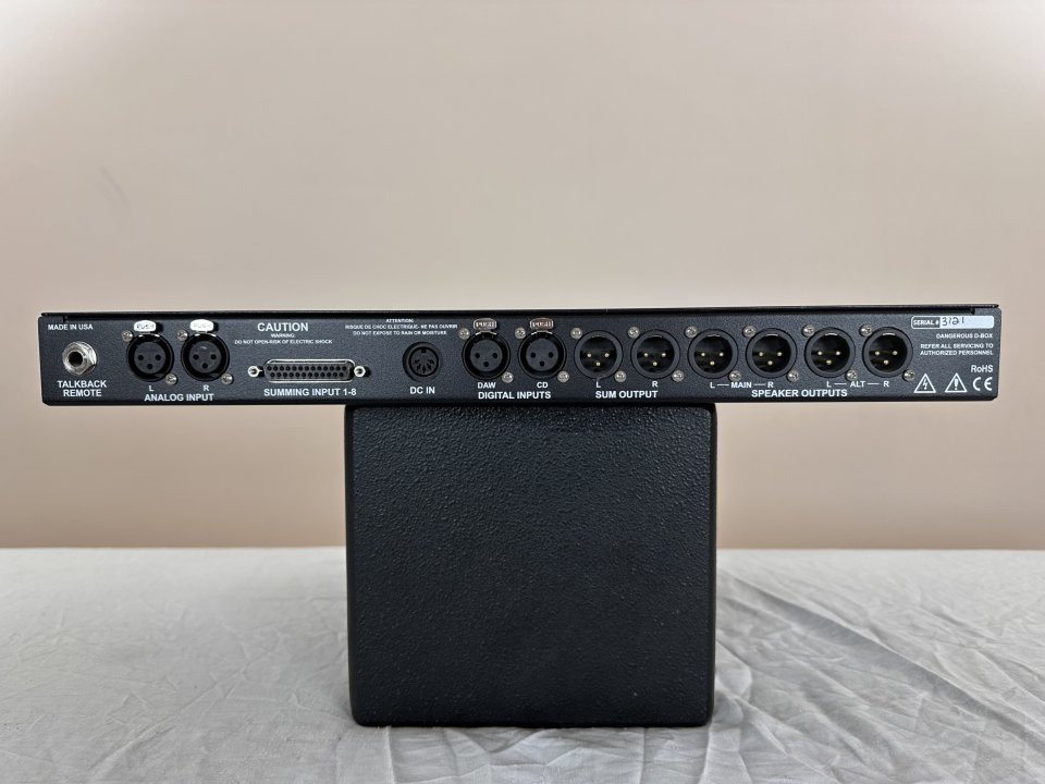 Dangerous Music D-BOX – Controlador de monitores + sumador analógico de 8 canales de segunda mano · Foto 4 de 8 · Madrid · 610 €