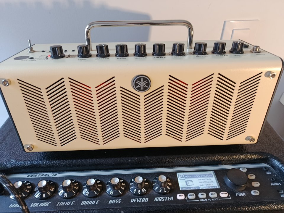 Amplificador Yamaha THR 10 de segunda mano · Foto 1 de 9 · Cantabria · 165 €