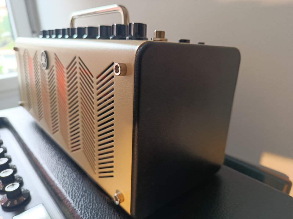 Amplificador Yamaha THR 10 de segunda mano · Foto 4 de 9 · Cantabria · 165 €