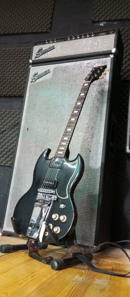 Gibson SG Special 70s Ebony con Lollar pickups y Maestro Vibrola de segunda mano · Foto 1 de 5 · Illes Balears · 1050 €