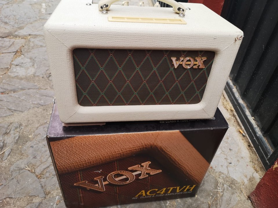 VOX AC4 TV