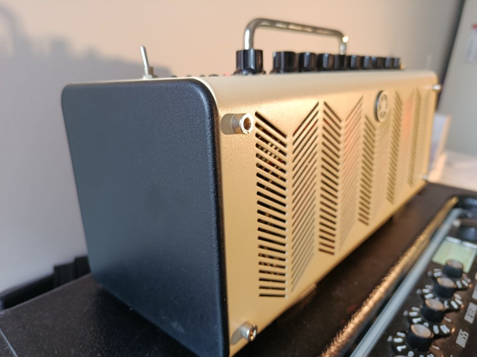 Amplificador Yamaha THR 10 de segunda mano · Foto 5 de 9 · Cantabria · 165 €