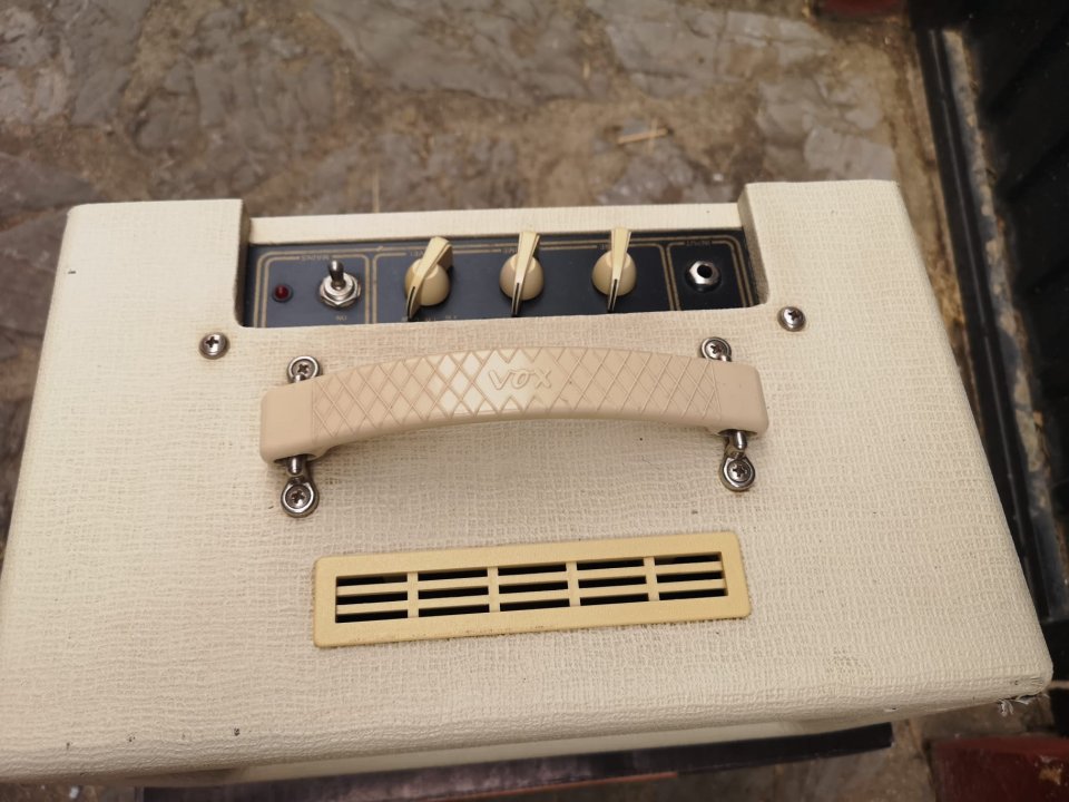 VOX AC4 TV