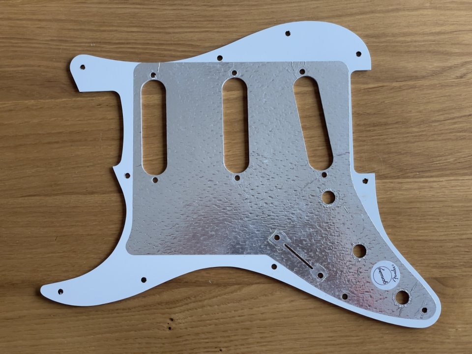 Golpeador Fender SSS