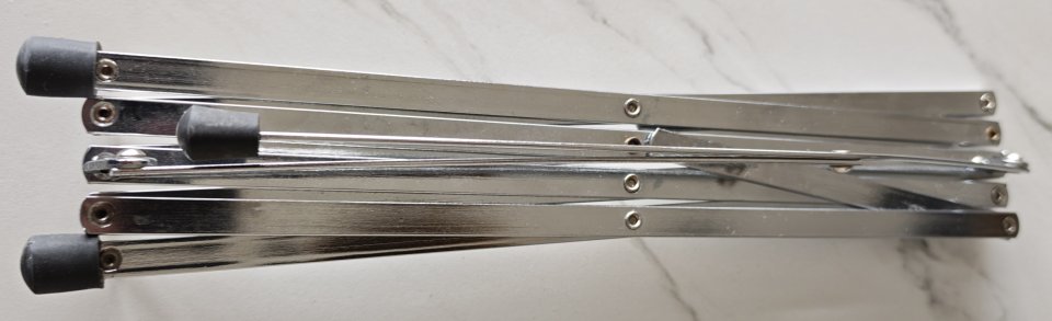 Material Vario: Cuerdas, atril plegable, power pins 2.0 de segunda mano · Foto 5 de 10 · Araba · 100 €