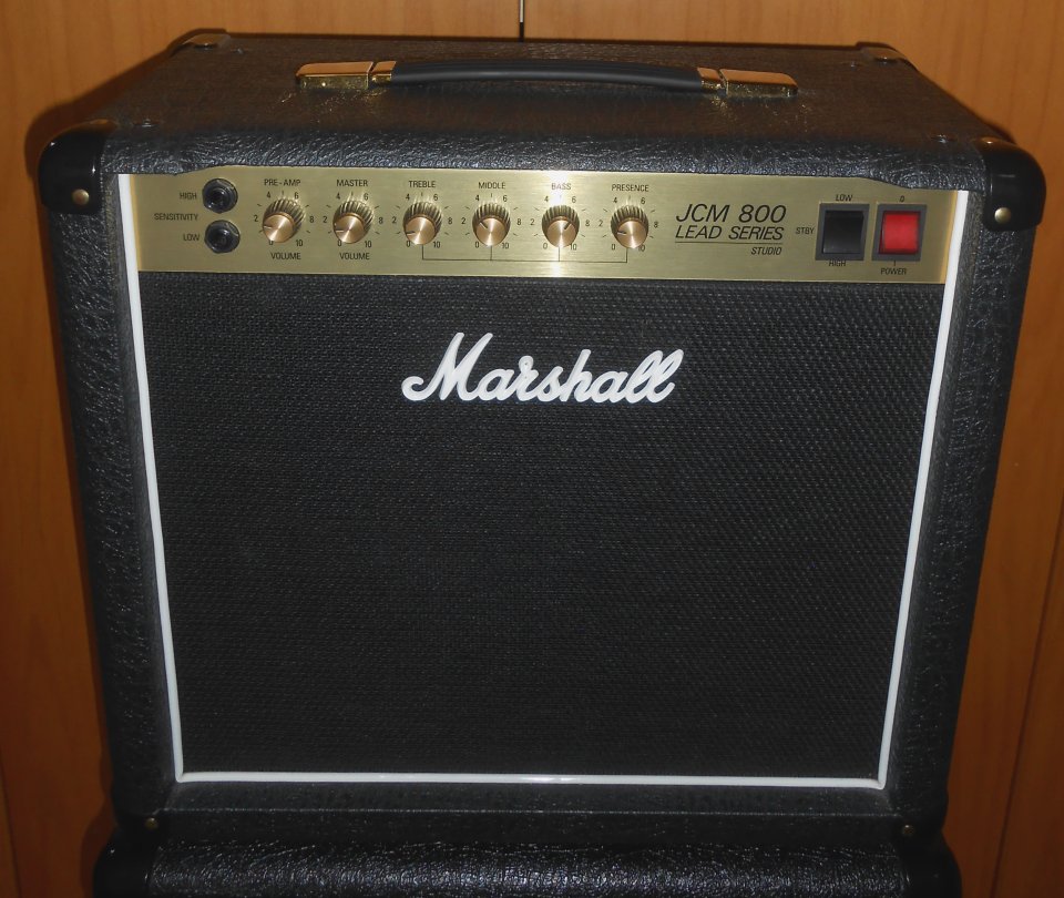 MARSHALL JCM 800 Studio + Pantalla Marshall de segunda mano · Foto 2 de 6 · Barcelona · 1000 €