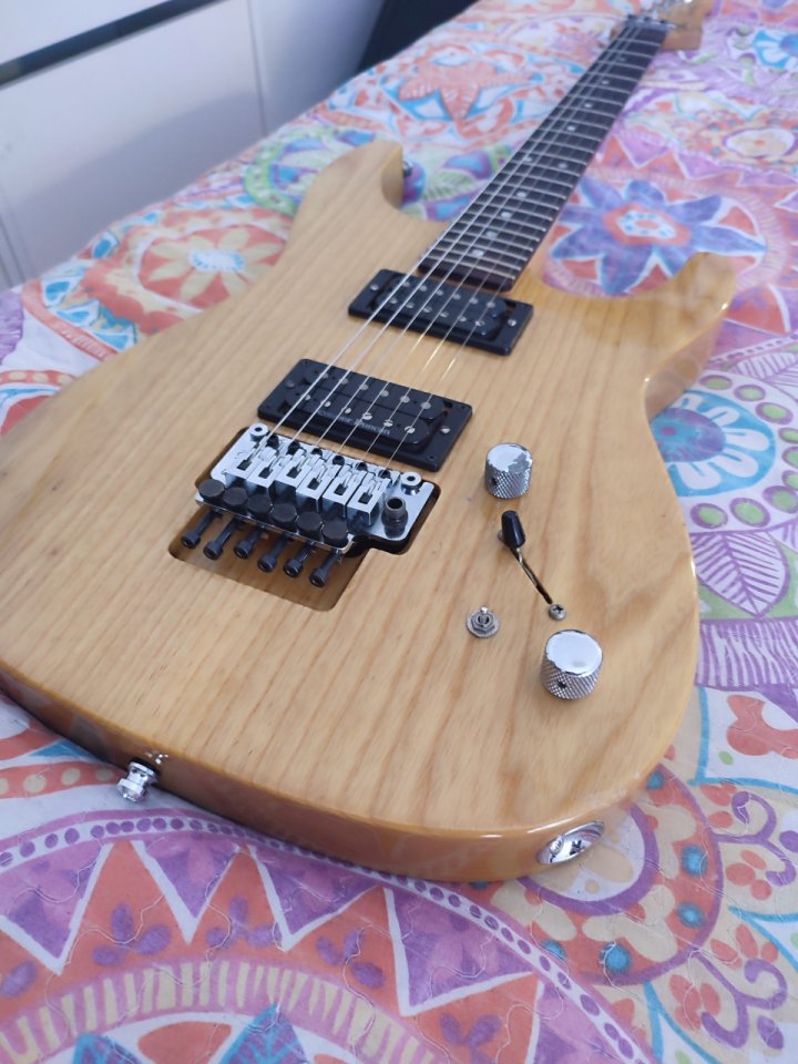 G&L "Invader" USA de segunda mano · Foto 6 de 6 · A Coruña · 880 €