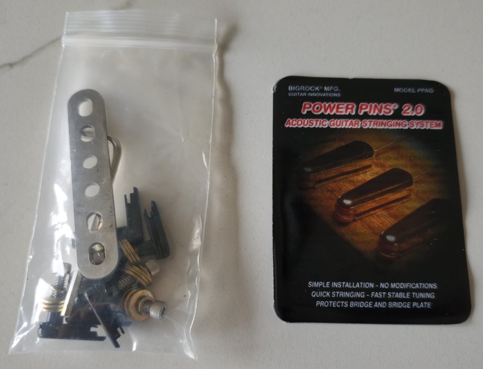 Material Vario: Cuerdas, atril plegable, power pins 2.0 de segunda mano · Foto 6 de 10 · Araba · 100 €