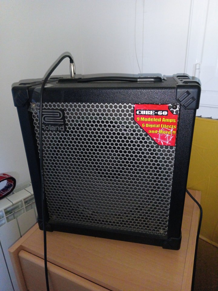 Roland Cube 60