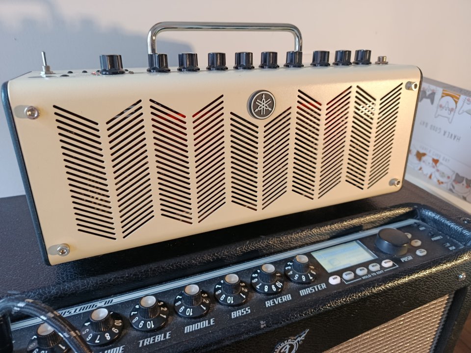 Amplificador Yamaha THR 10 de segunda mano · Foto 9 de 9 · Cantabria · 165 €
