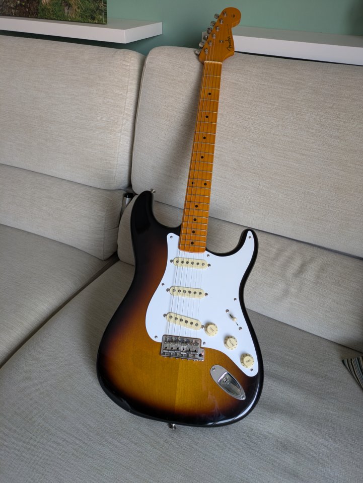 Fender Avri 57 2009