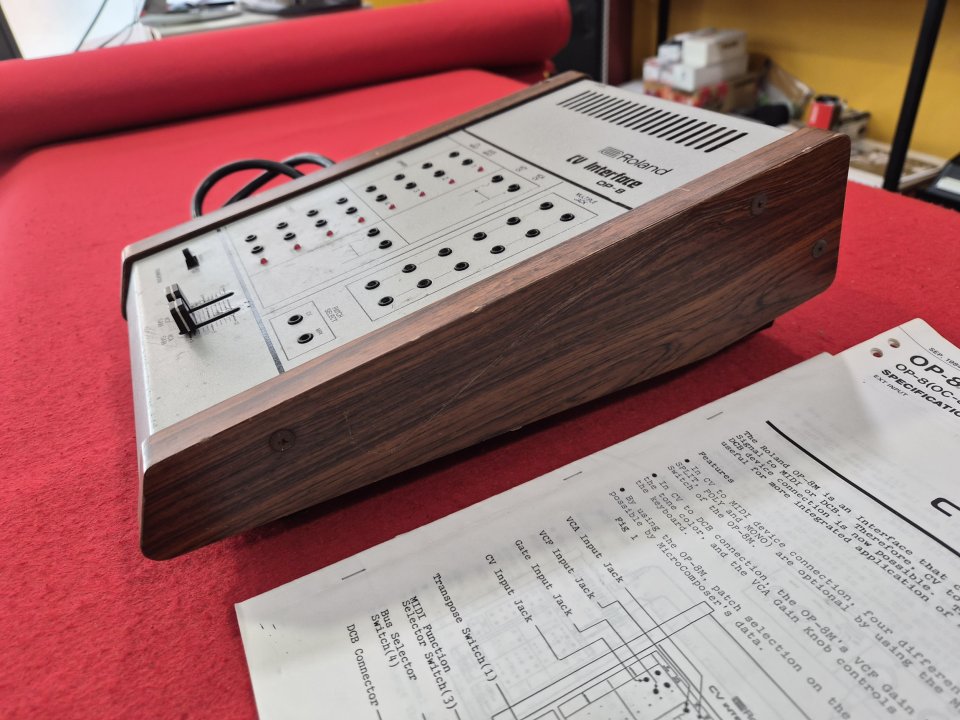 Roland OP-8. Interface para Roland Jupiter 8 de segunda mano · Foto 2 de 5 · Girona · 375 €