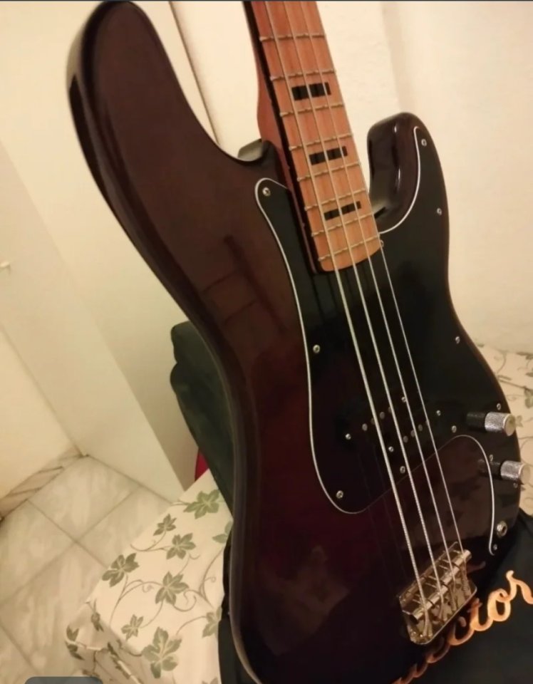 Bajo eléctrico squier classic vibe precisión de los 70 de segunda mano · Foto 4 de 7 · Sevilla · 380 €