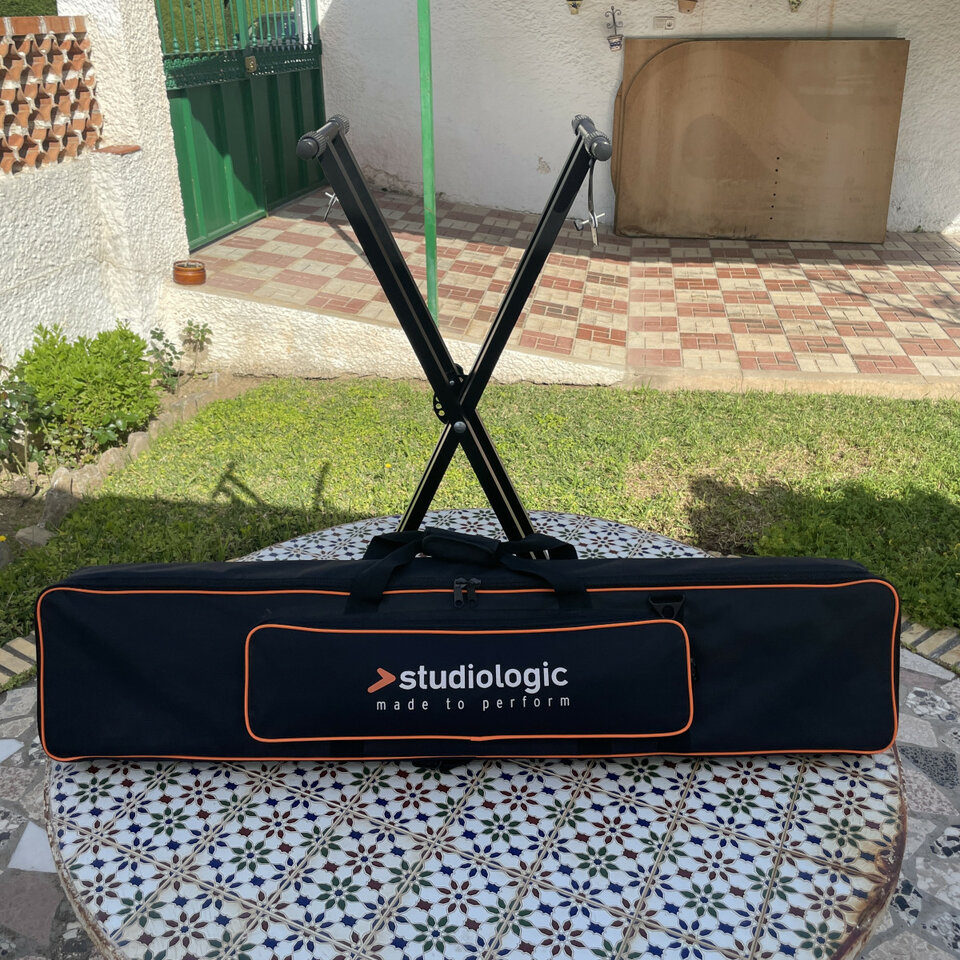Piano Numa compact 2 de segunda mano · Foto 6 de 7 · Málaga · 350 €