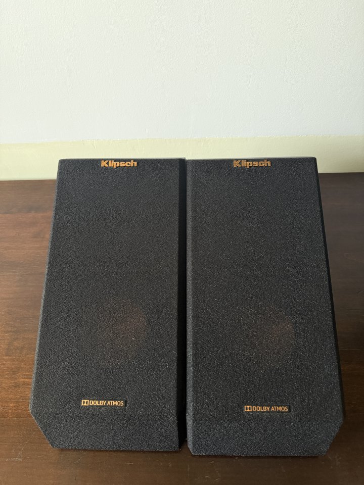 Klipsch RP-140SA - Altavoz Dolby Atmos de segunda mano · Foto 1 de 3 · Madrid · 440 €