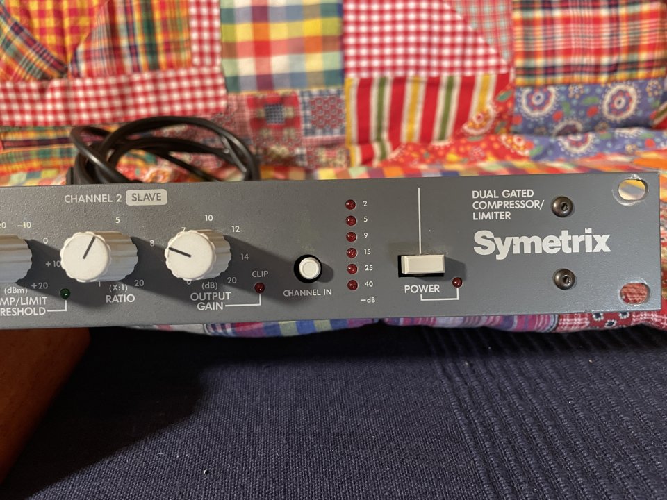 Symetrix 525 - Compresor / Limitador de dos canales de segunda mano · Foto 3 de 7 · Burgos · 170 €