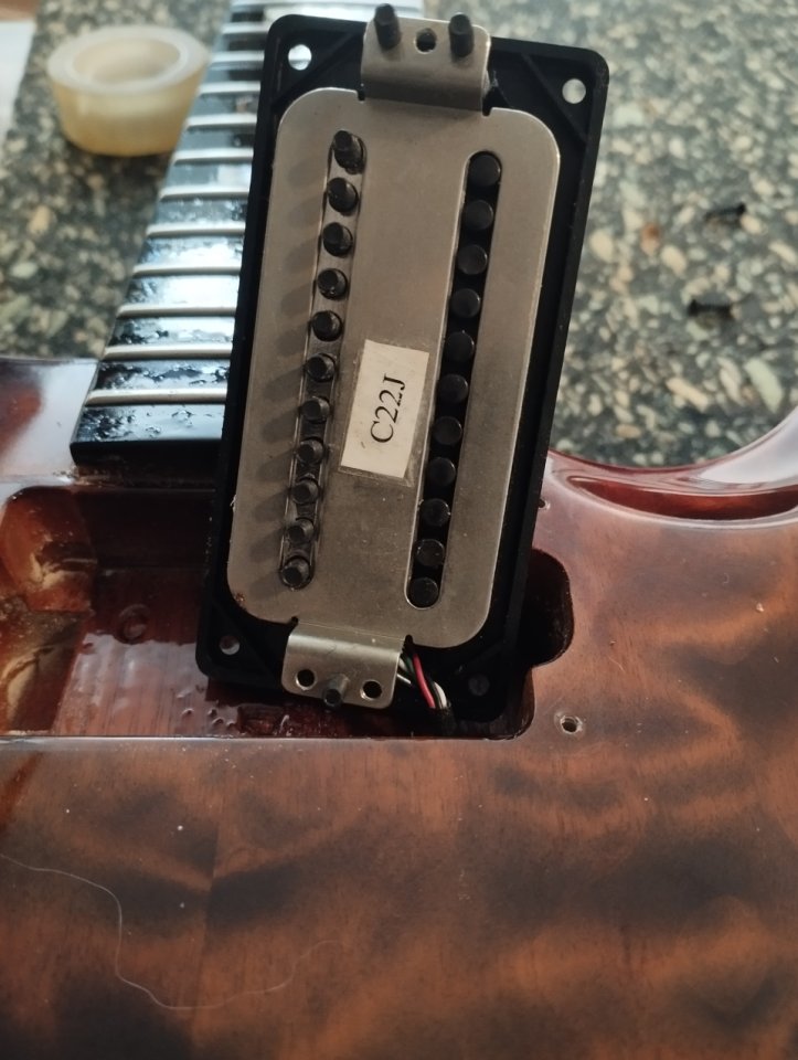 Compro pastillas de guitarra carvin c22b , c22 j, c22n de segunda mano · Foto 1 de 2 · Madrid