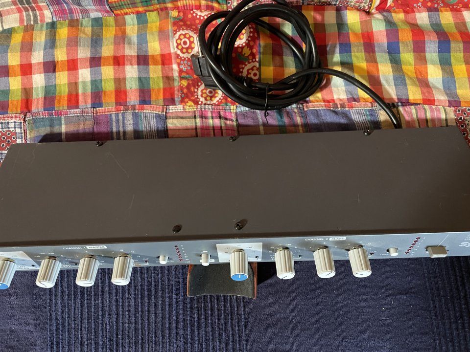 Symetrix 525 - Compresor / Limitador de dos canales de segunda mano · Foto 4 de 7 · Burgos · 170 €