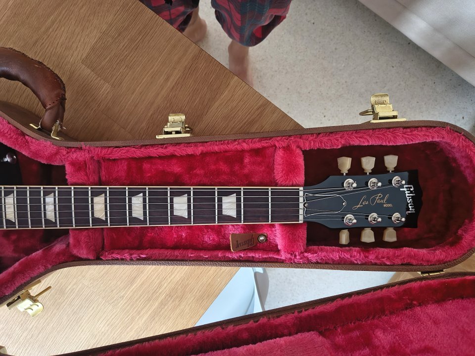 Gibson Les Paul Standard Ebony 50,s de segunda mano · Foto 2 de 10 · Cádiz · 2350 €