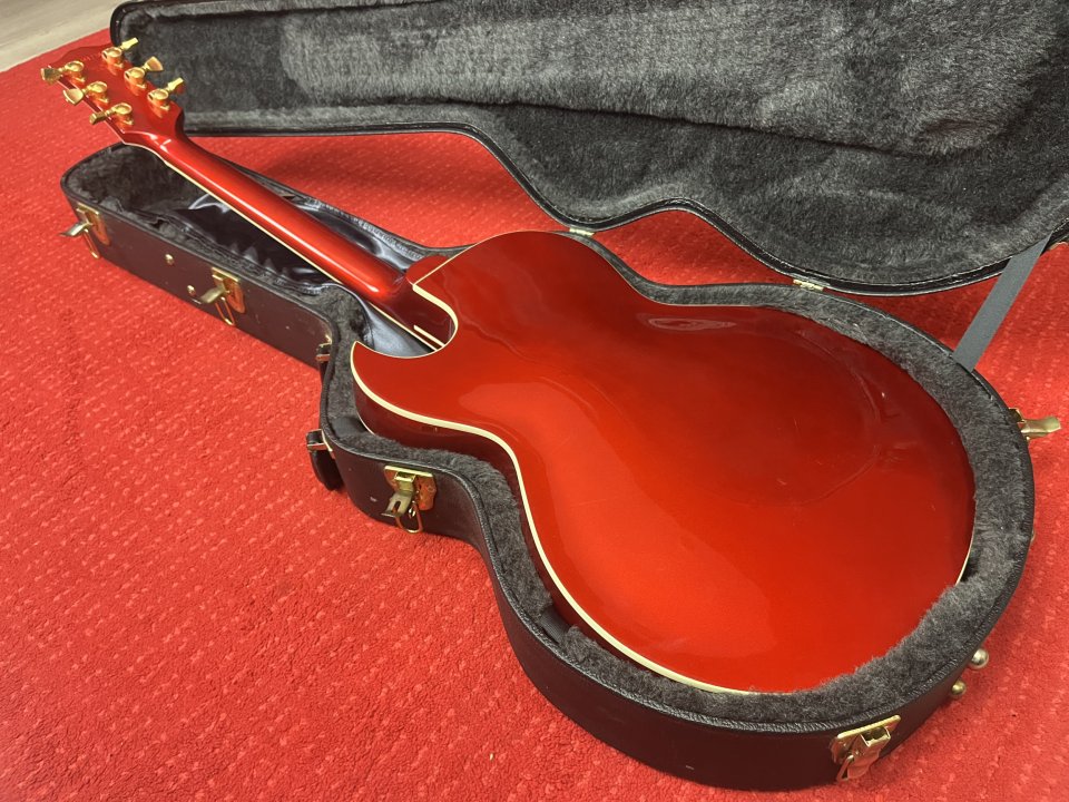 Gibson ES-137 Custom – Candy Apple Red (2011)