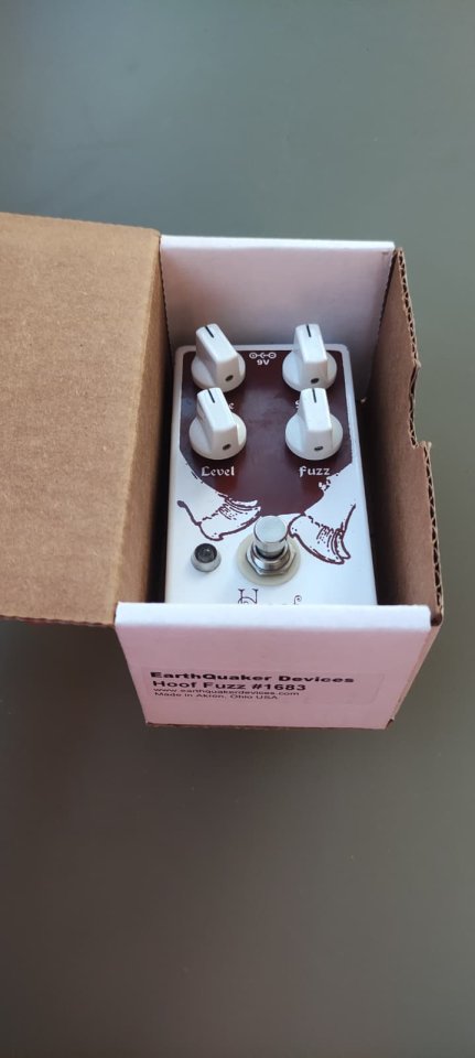 HOFF Fuzz (Germanio y Silicio) Earthquaker Devices de segunda mano · Foto 1 de 6 · Madrid · 150 €
