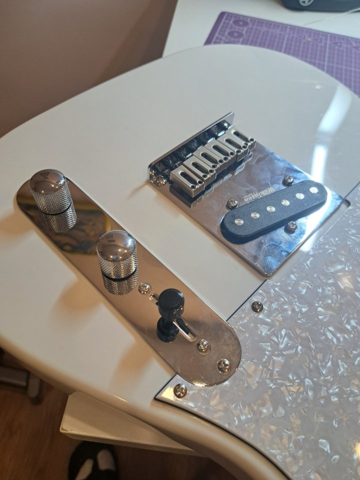 - Cambio: Harley Benton TE-30 (Dimarzio, wilkinson,...) de segunda mano · Foto 3 de 4 · Madrid · 215 €