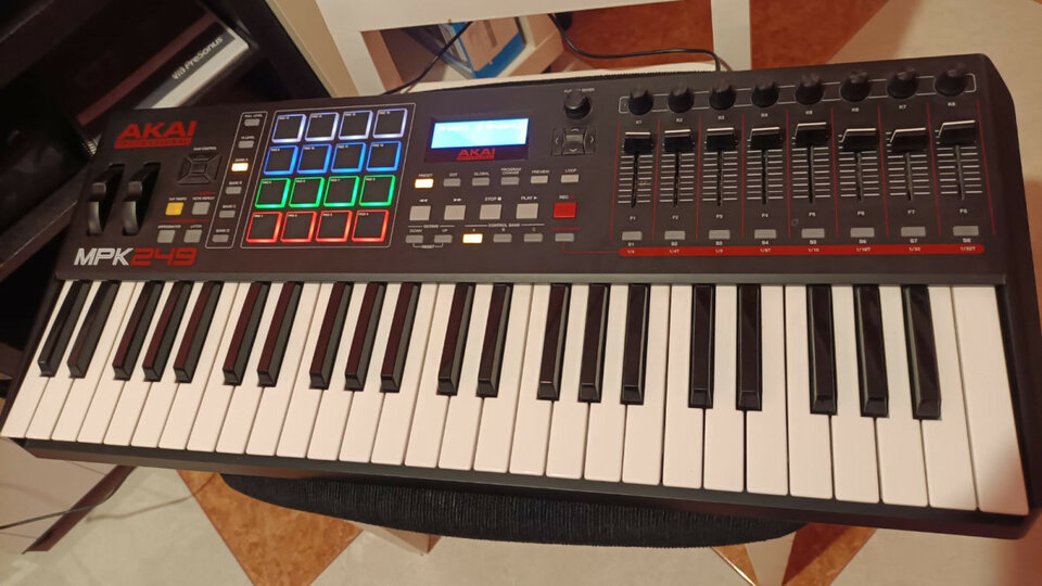 Akai Mpk249