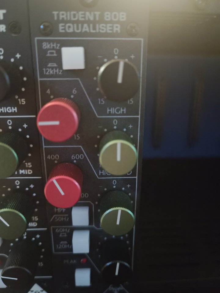 Pareja ecualizadores Trisent 80B 500 de segunda mano · Foto 2 de 5 · A Coruña · 400 €