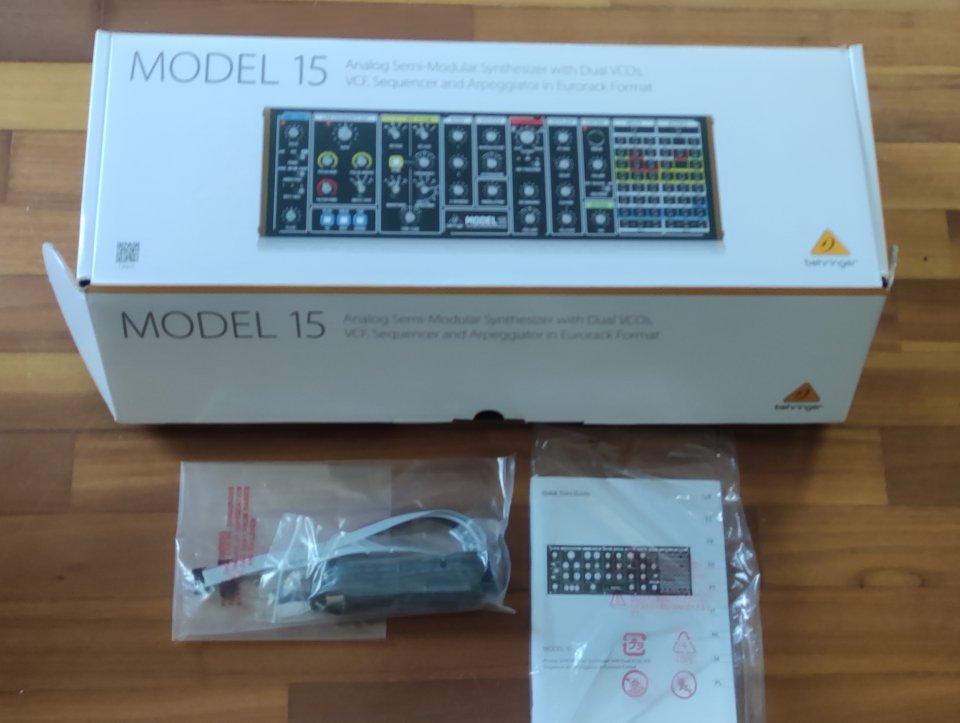 Behringer Model 15 de segunda mano · Foto 1 de 9 · Barcelona · 200 €