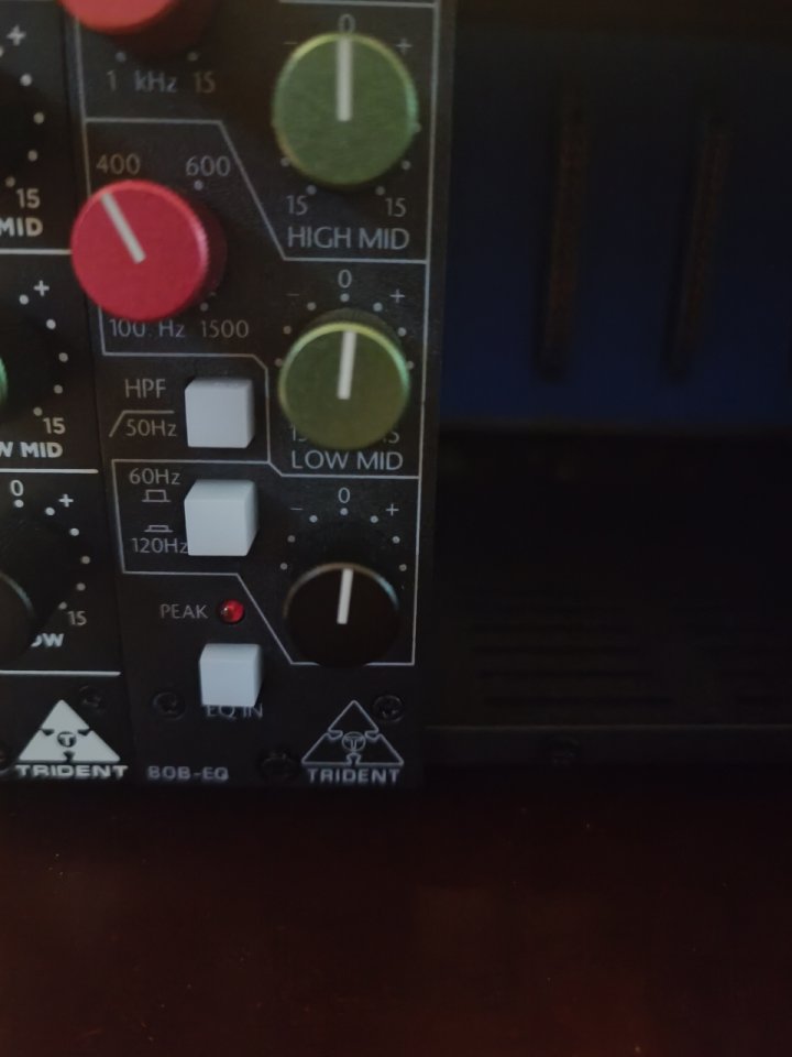 Pareja ecualizadores Trisent 80B 500 de segunda mano · Foto 3 de 5 · A Coruña · 400 €