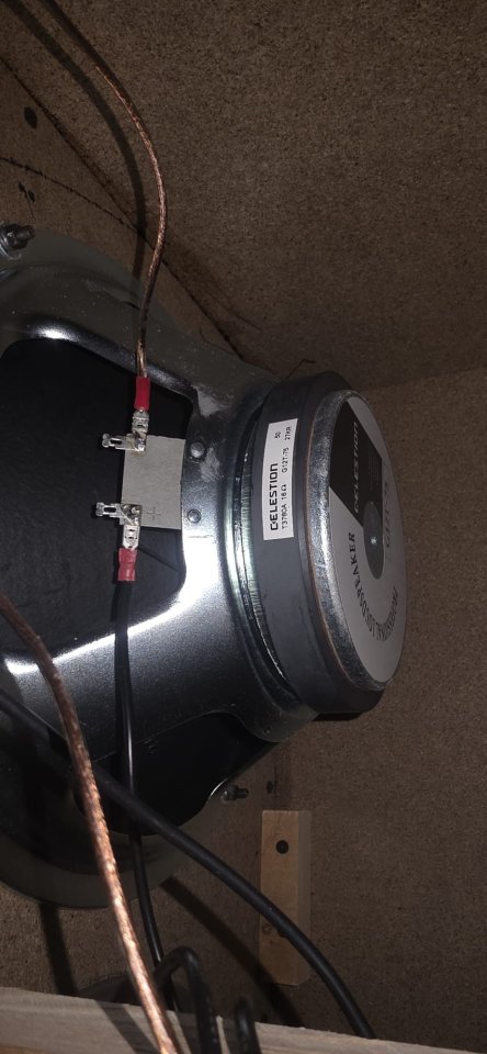 Pantalla 4x12B recta celestion V30 y GT12-75 de segunda mano · Foto 4 de 6 · Madrid · 350 €