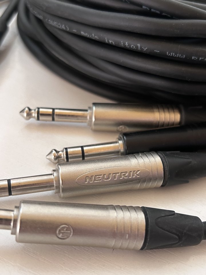 Cableado de estudio Proel con conectores Neutrik de segunda mano · Foto 3 de 4 · Zamora · 10 €