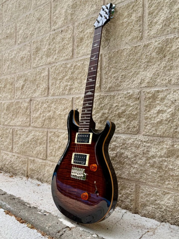 PRS SE Custom 24 Black Gold Burst de segunda mano · Foto 2 de 8 · Madrid · 770 €
