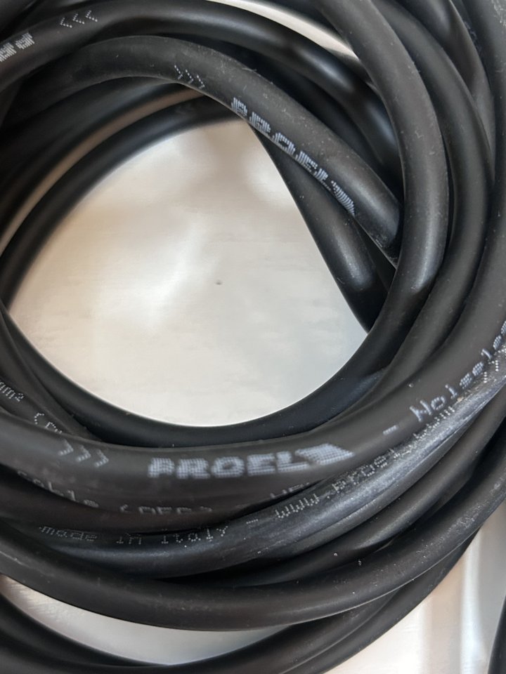Cableado de estudio Proel con conectores Neutrik de segunda mano · Foto 4 de 4 · Zamora · 10 €
