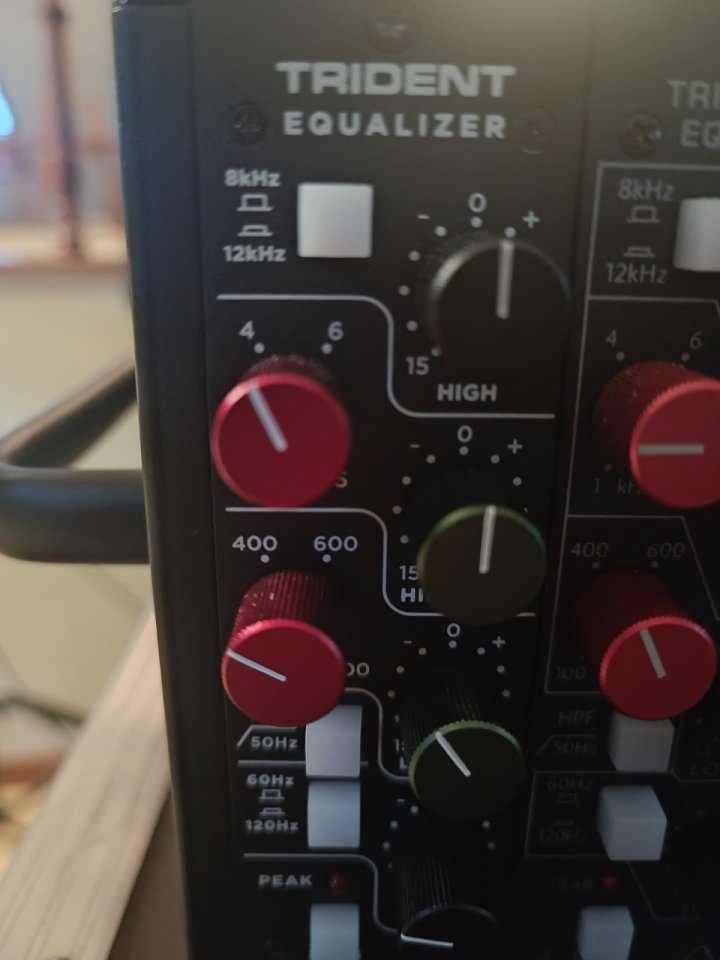 Pareja ecualizadores Trisent 80B 500 de segunda mano · Foto 5 de 5 · A Coruña · 400 €