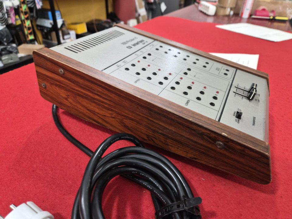 Roland OP-8. Interface para Roland Jupiter 8 de segunda mano · Foto 3 de 5 · Girona · 375 €