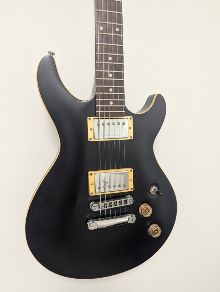 Cort M520 + Estuche de segunda mano · Foto 2 de 4 · Barcelona · 270 €