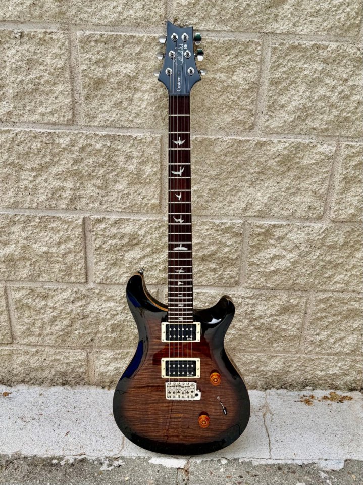 PRS SE Custom 24 Black Gold Burst de segunda mano · Foto 5 de 8 · Madrid · 770 €