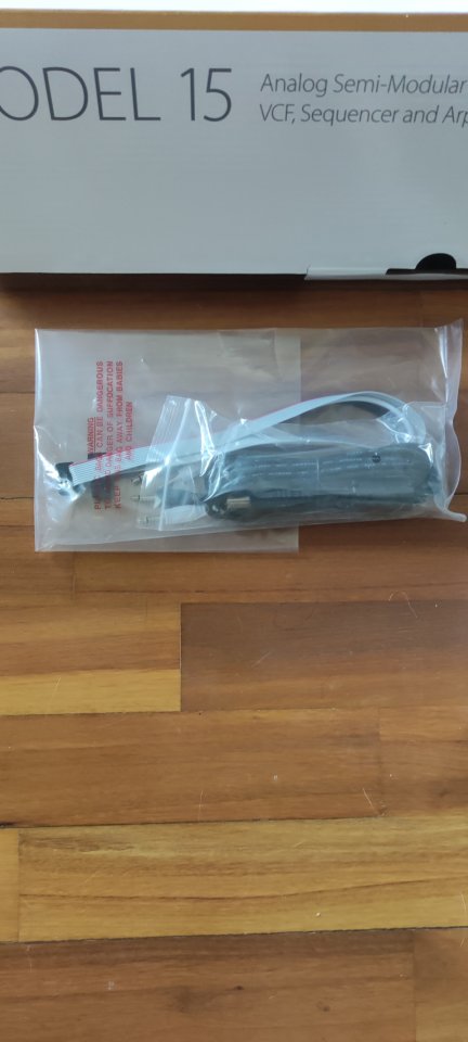 Behringer Model 15 de segunda mano · Foto 8 de 9 · Barcelona · 200 €