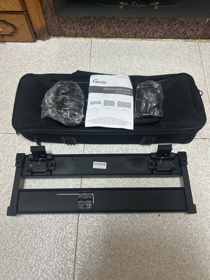 Pedalera Guitto GPB 01 con funda sin uso de segunda mano · Foto 2 de 4 · Asturias · 90 €