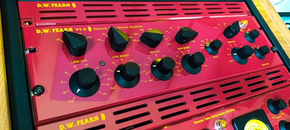 DW Fearn VT-5 Stereo Vacuum Tube Equalizer