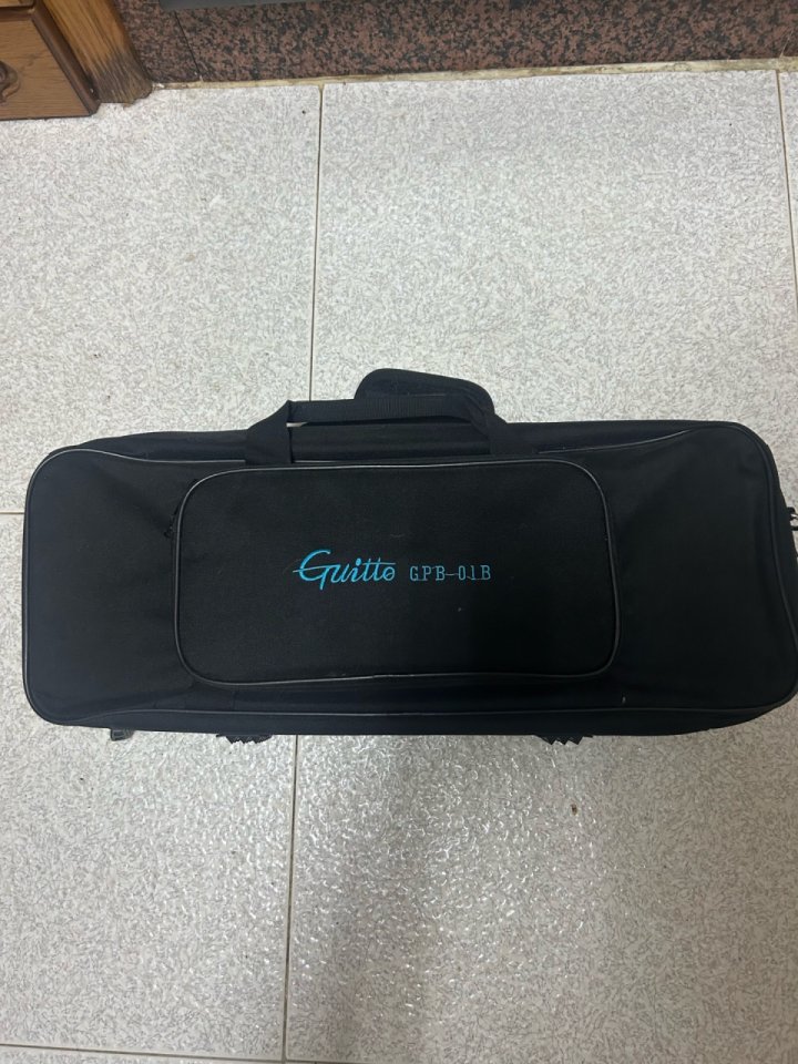 Pedalera Guitto GPB 01 con funda sin uso de segunda mano · Foto 3 de 4 · Asturias · 90 €