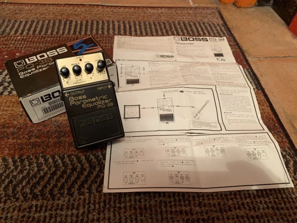 BOSS PQ-3B Bass Parametric EQ (el más buscado!) de los años 90s