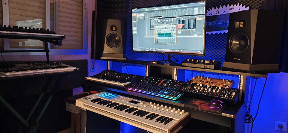 Clases de produccion musical con Cubase de segunda mano · Málaga